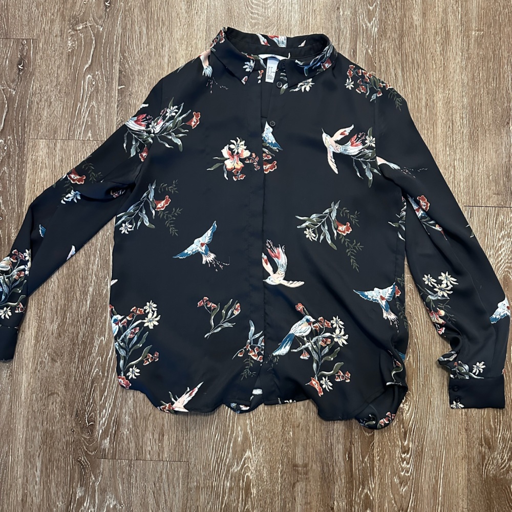 H&M long sleeve button down black printed - size 6